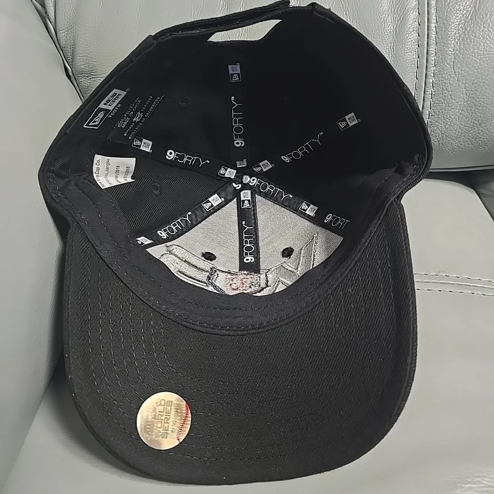 Boston Red Sox 2018 World Series Hat Strap Back New Era‎ Youth OSFM Black